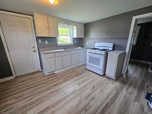 2717 Clara Avenue, Fort Wayne, IN 46805