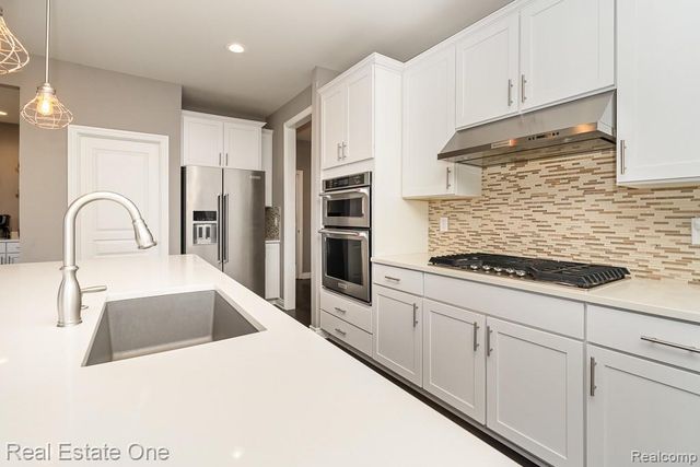 16147 Adelaide Drive, Macomb Township, MI 48044