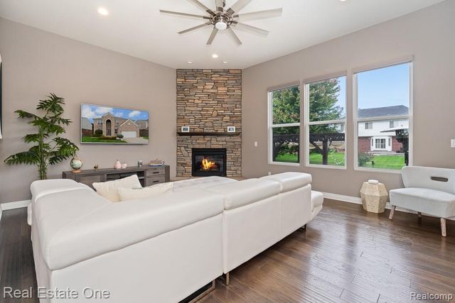 16147 Adelaide Drive, Macomb Township, MI 48044