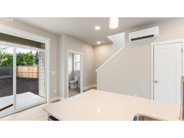 9406 N ST. LOUIS Ave, Portland, OR 97203