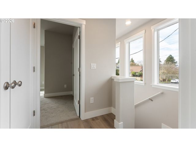 9406 N ST. LOUIS Ave, Portland, OR 97203