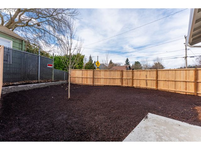 9406 N ST. LOUIS Ave, Portland, OR 97203