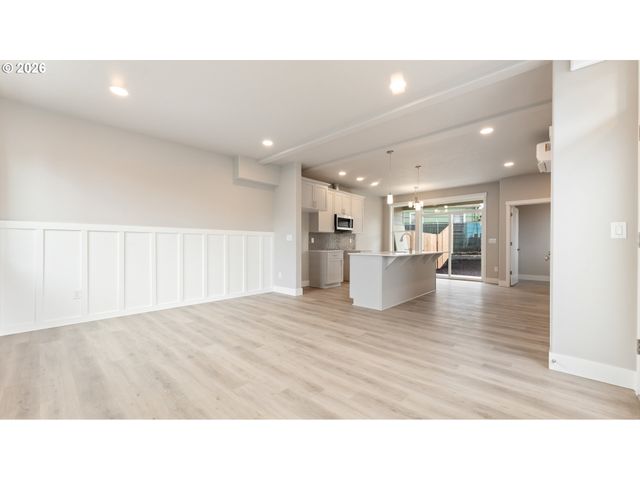 9406 N ST. LOUIS Ave, Portland, OR 97203