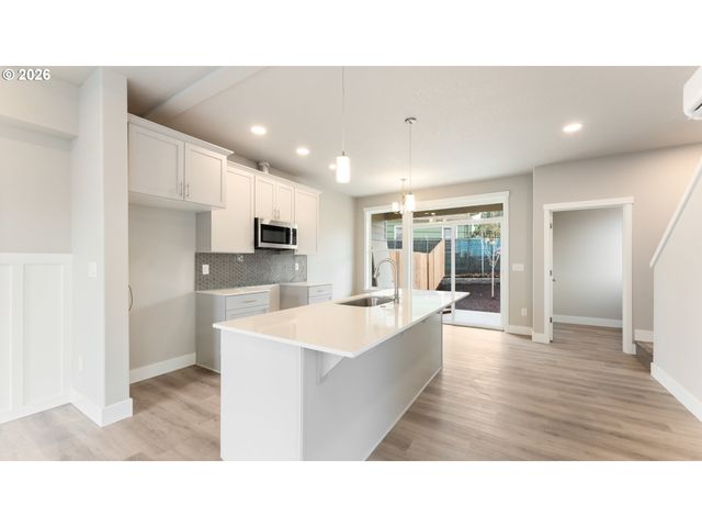 9406 N ST. LOUIS Ave, Portland, OR 97203