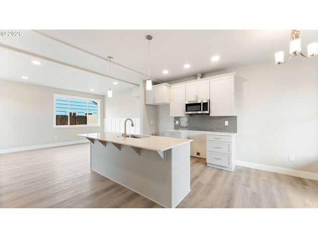 9406 N ST. LOUIS Ave, Portland, OR 97203