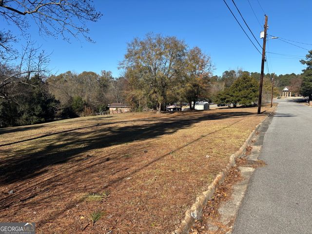 3816 Log Cabin Drive, Macon, GA 31204