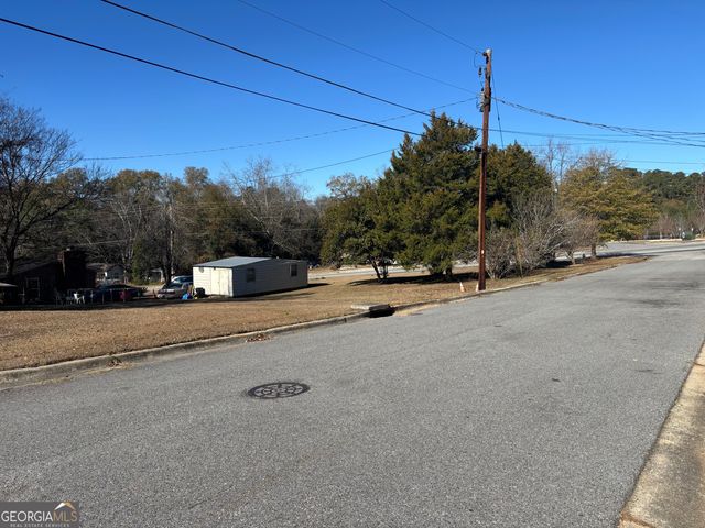 3816 Log Cabin Drive, Macon, GA 31204