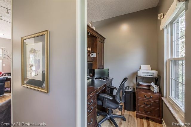 5492 E Alyssa Court, White Lake, MI 48383
