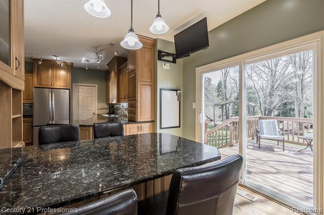 5492 E Alyssa Court, White Lake, MI 48383