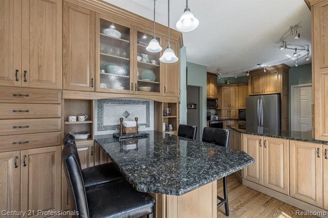 5492 E Alyssa Court, White Lake, MI 48383