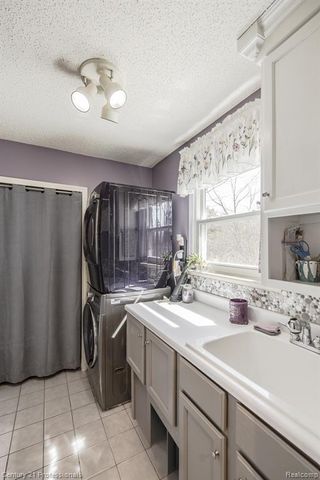 5492 E Alyssa Court, White Lake, MI 48383