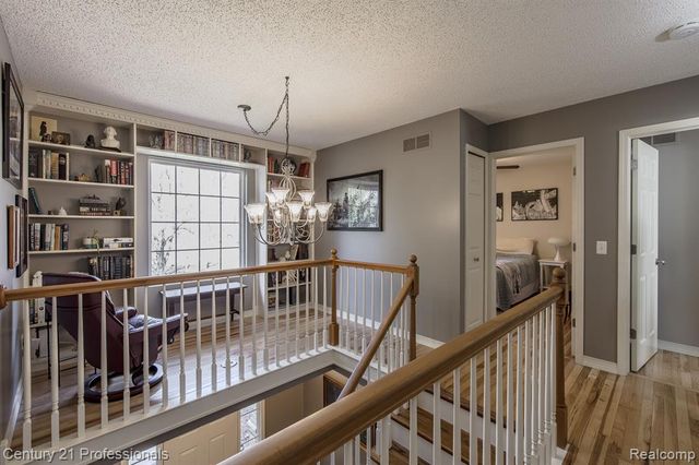 5492 E Alyssa Court, White Lake, MI 48383