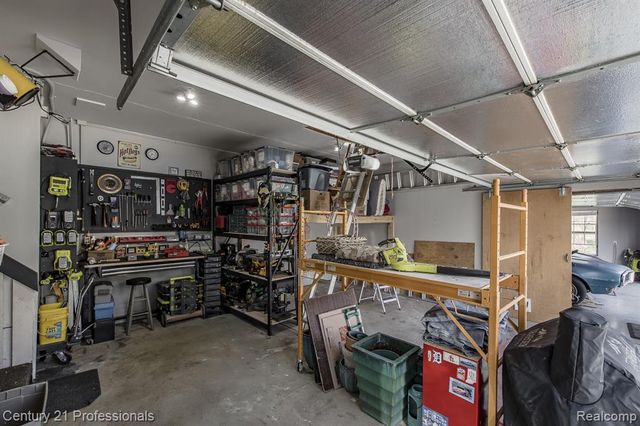 5492 E Alyssa Court, White Lake, MI 48383