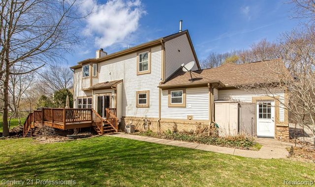 5492 E Alyssa Court, White Lake, MI 48383