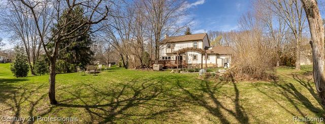 5492 E Alyssa Court, White Lake, MI 48383