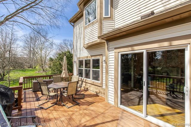 5492 E Alyssa Court, White Lake, MI 48383