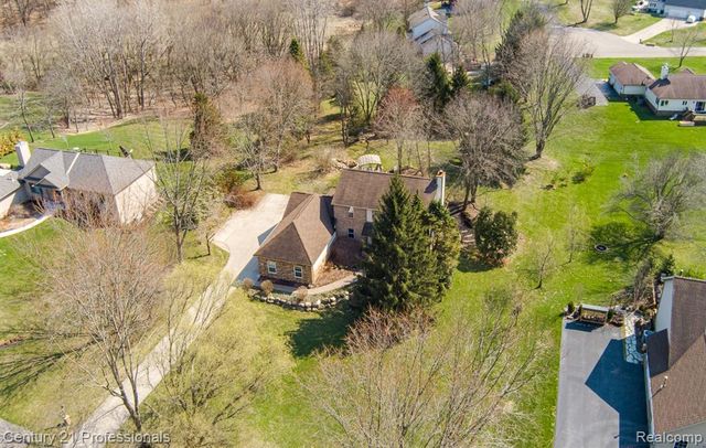 5492 E Alyssa Court, White Lake, MI 48383