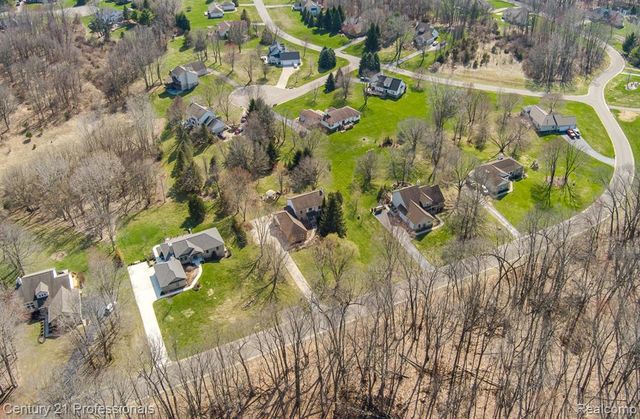 5492 E Alyssa Court, White Lake, MI 48383