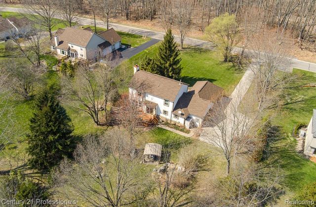 5492 E Alyssa Court, White Lake, MI 48383