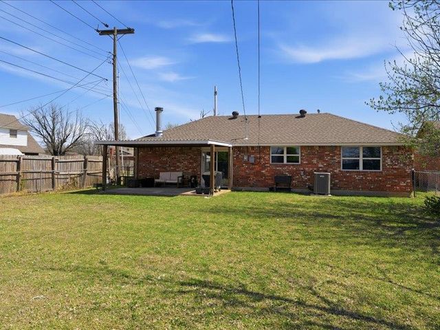 1501 Lawton Avenue, Moore, OK 73160