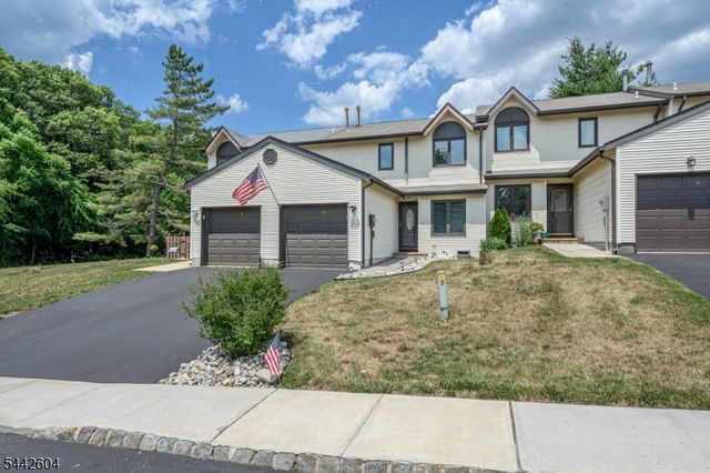 18 Holly Ct, Raritan Twp., NJ 08822