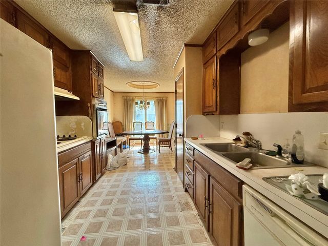 3409 Pecan Circle, Bedford, TX 76021