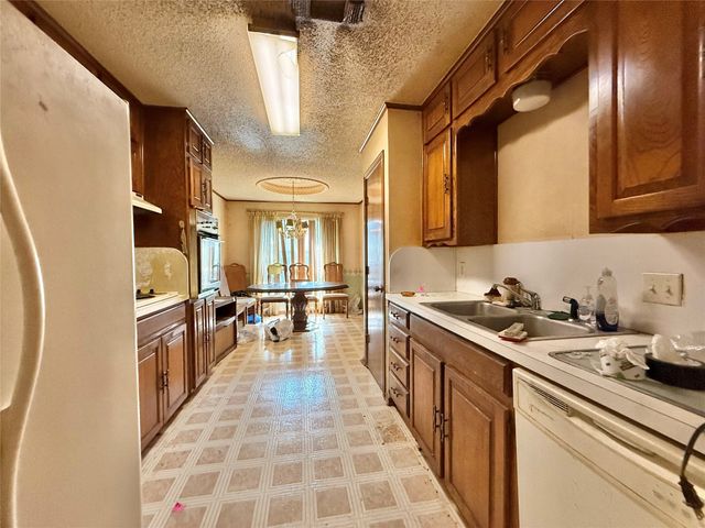 3409 Pecan Circle, Bedford, TX 76021