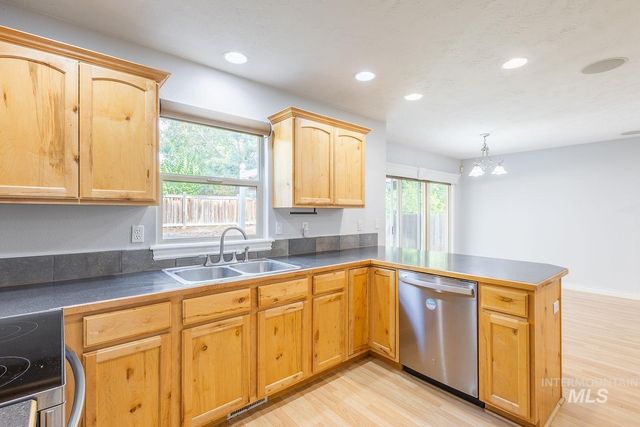 16813 N Darmady Loop, Nampa, ID 83687