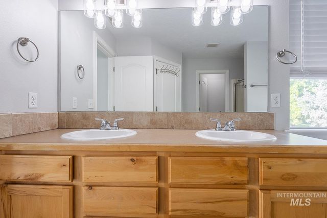 16813 N Darmady Loop, Nampa, ID 83687