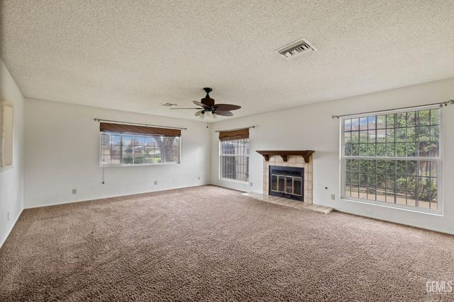 6008 Eugene Place, Bakersfield, CA 93308