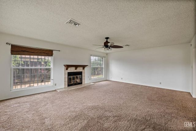 6008 Eugene Place, Bakersfield, CA 93308