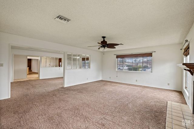 6008 Eugene Place, Bakersfield, CA 93308