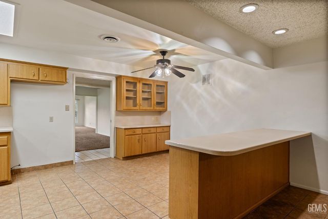 6008 Eugene Place, Bakersfield, CA 93308