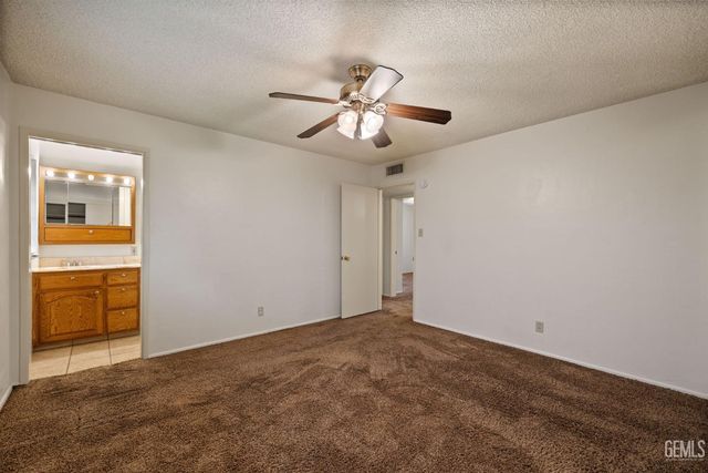 6008 Eugene Place, Bakersfield, CA 93308