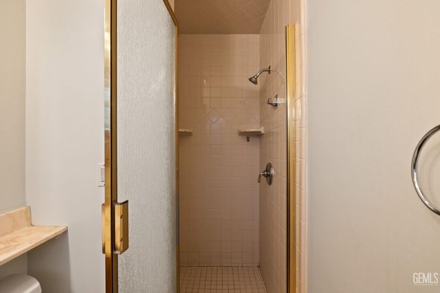 6008 Eugene Place, Bakersfield, CA 93308