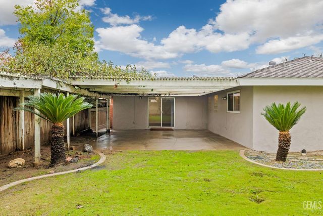 6008 Eugene Place, Bakersfield, CA 93308