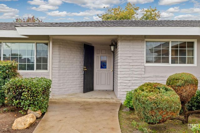 6008 Eugene Place, Bakersfield, CA 93308