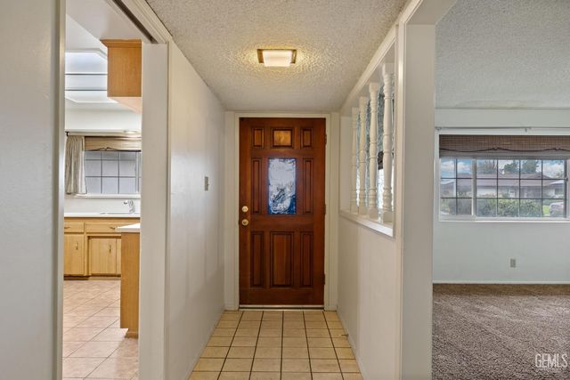 6008 Eugene Place, Bakersfield, CA 93308