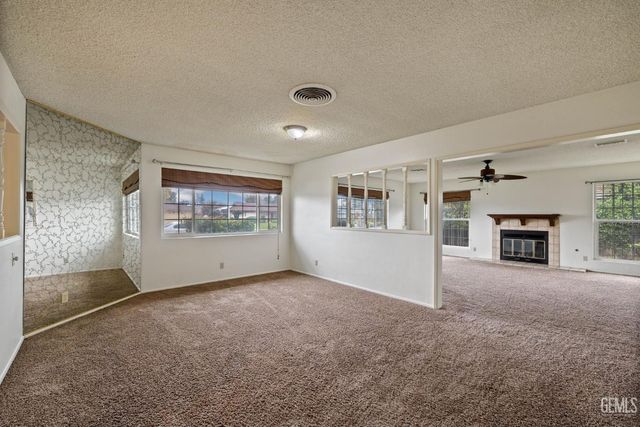 6008 Eugene Place, Bakersfield, CA 93308