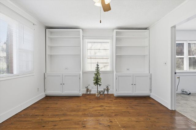 6189 State Highway C, Seymour, MO 65746