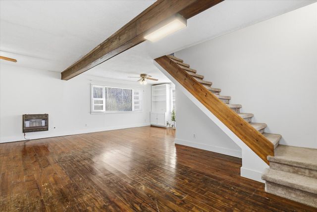 6189 State Highway C, Seymour, MO 65746