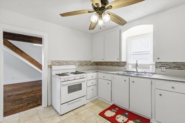 6189 State Highway C, Seymour, MO 65746