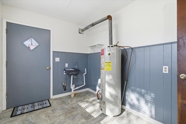 6189 State Highway C, Seymour, MO 65746