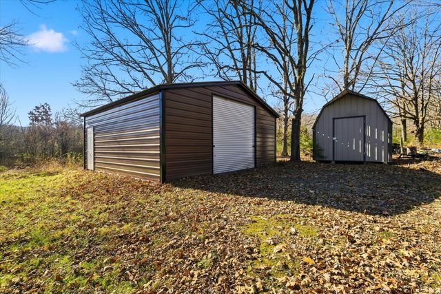 6189 State Highway C, Seymour, MO 65746