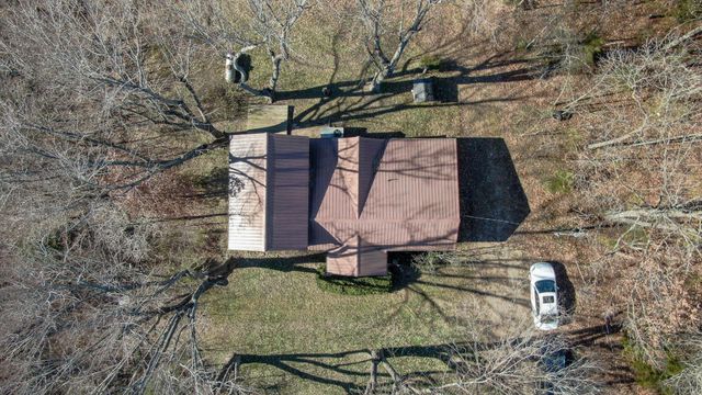 6189 State Highway C, Seymour, MO 65746