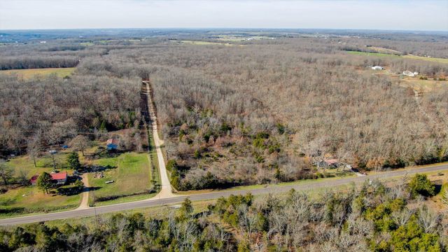 6189 State Highway C, Seymour, MO 65746