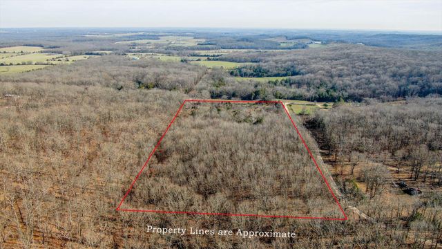 6189 State Highway C, Seymour, MO 65746