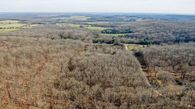 6189 State Highway C, Seymour, MO 65746