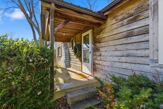 6189 State Highway C, Seymour, MO 65746