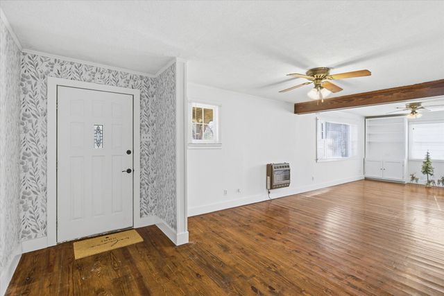 6189 State Highway C, Seymour, MO 65746